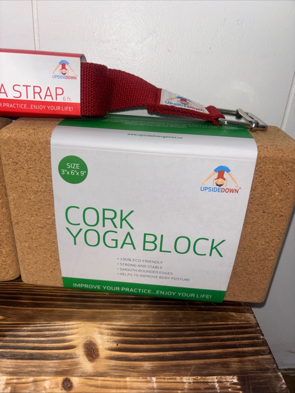 2 Cork Yoga Blocks & 2 Straps Red/blue Including Yoga Black Bag 5 Piece Set New - Picture 11 of 15